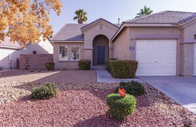 One Story Home with a Private Pool Gallery 4