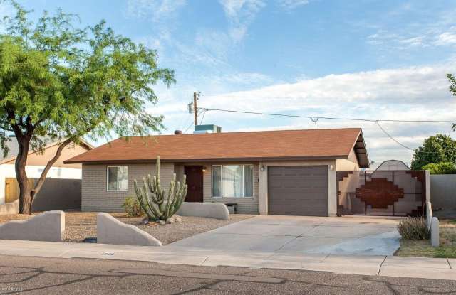 3228 W LISBON Lane photos photos