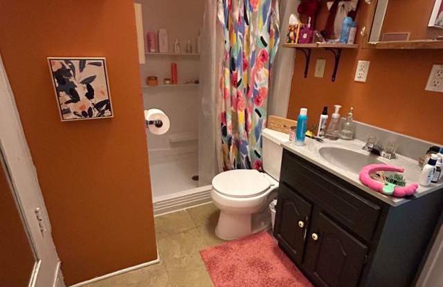 1 Bedroom Apartment Near UW-La Crosse Gallery 2