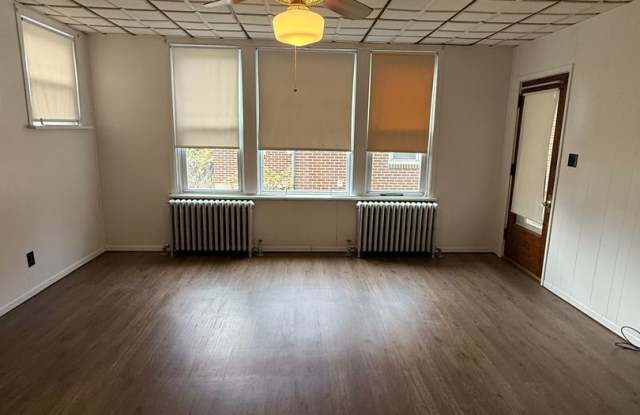 114 W Harrisburg Ave - 114 West Harrisburg Avenue, Rheems, PA 17022