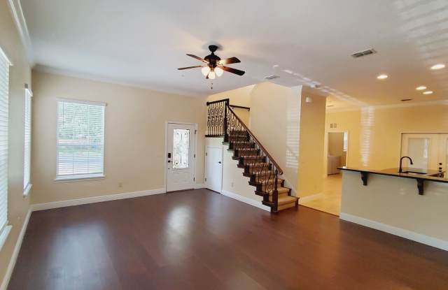 1381 Orchid Ave. Gallery 4