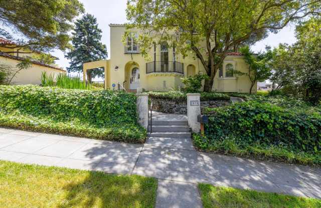 Nostalgic  Beautiful 3-Bedroom Home with Panoramic Bay Views photos photos