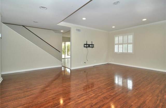 4621 Dunsmore Avenue Gallery 3
