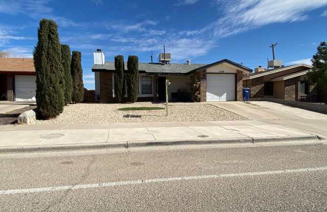 East El Paso 2 bed/1.5 Bath 1 car garage photos photos