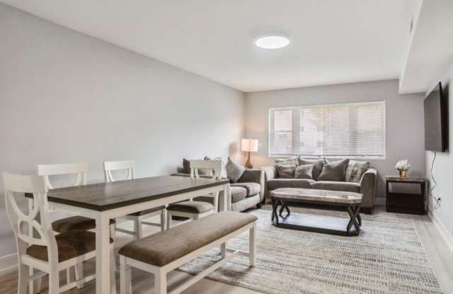 8423 W Oak Avenue Gallery 4