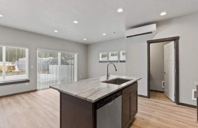 6 7th Street - 1 photos photos