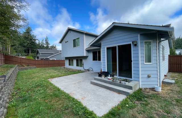 Fantastic 3 bedroom Home in Lovely Neighborhood close to schools and base, Pet Friendly! Gallery 4