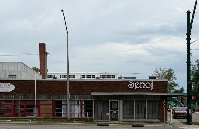 300 E 3rd Street Gallery 1