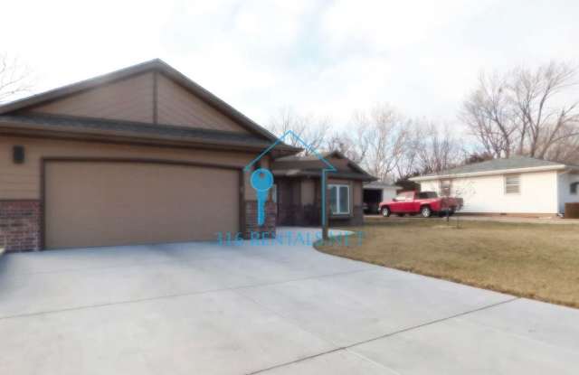 **Coming Soon** $1,500 - 517 Village - 3 Bedroom / 2 Bathroom Gallery 1