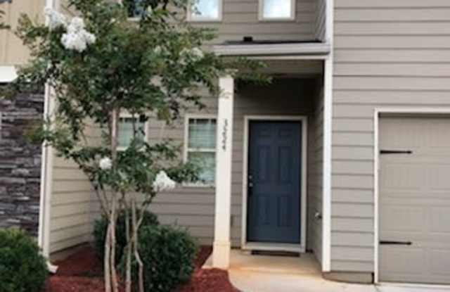 Lovely Townhome Near Cobb Pkwy and Historic Kennesaw! photos photos