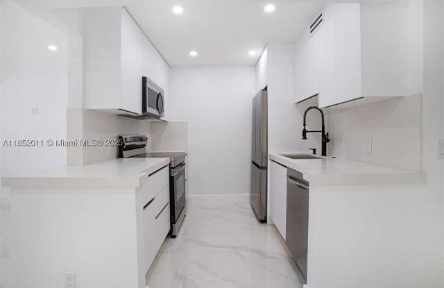 13250 SW 7th Ct Gallery 2