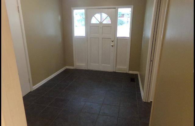 4404 Greenway Drive photos photos