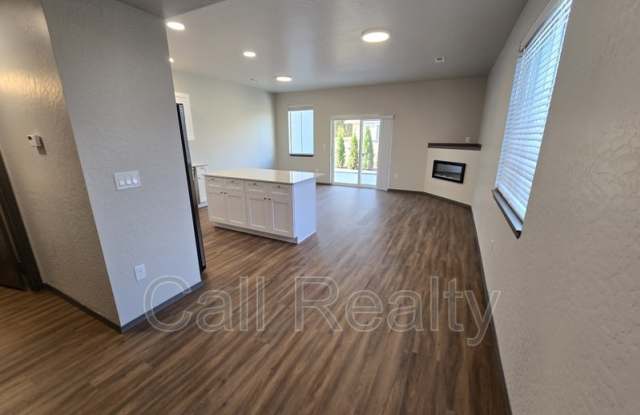 308 S Clinton Ln Gallery 3