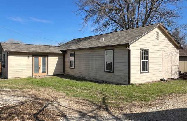 COMING SOON!!!!!!   Historic neighborhood - 2/1 - Pets Welcome - Hardwood Flooring! Gallery 3