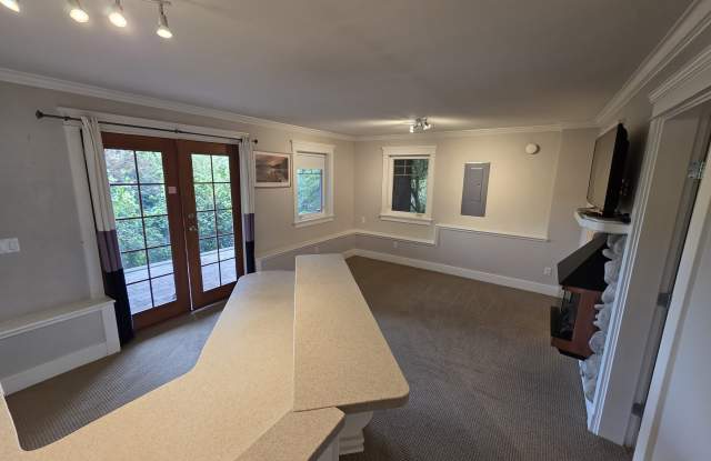 103 Goodman Road - Unit B Gallery 3