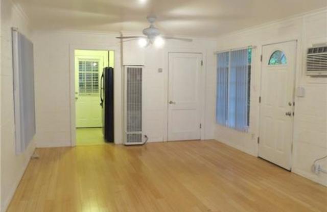 1807 W 38th ST Gallery 3