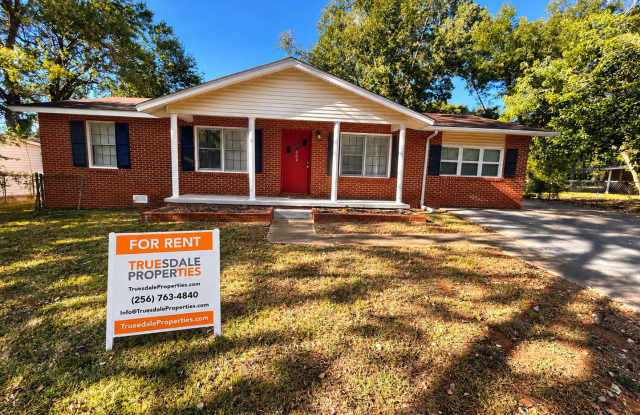 Now available 4BR 1.5 bath with additional rooms Gallery 1