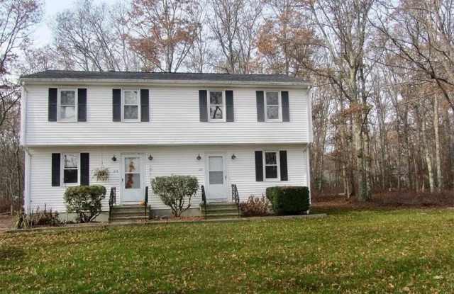 231 Crandall Road - 231 Crandall Road, Newport County, RI 02878