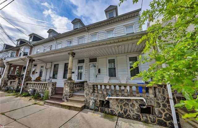 Comfortable living in this well-maintained 3-bedroom end unit home for rent - 926 Butler Street, Easton, PA 18042