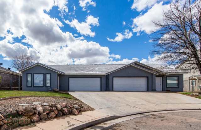 Great Three Bedroom Duplex  w/ 2 Car Garage! photos photos