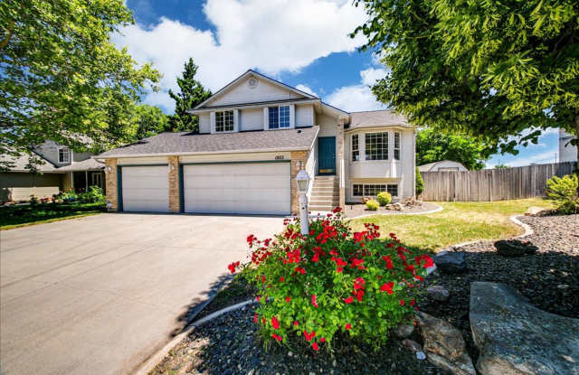 Tri-Level Home Close to The Village! photos photos