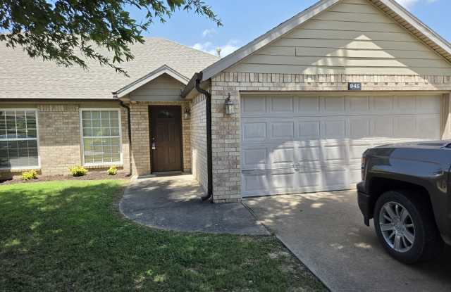 945 Oak Crossing photos photos