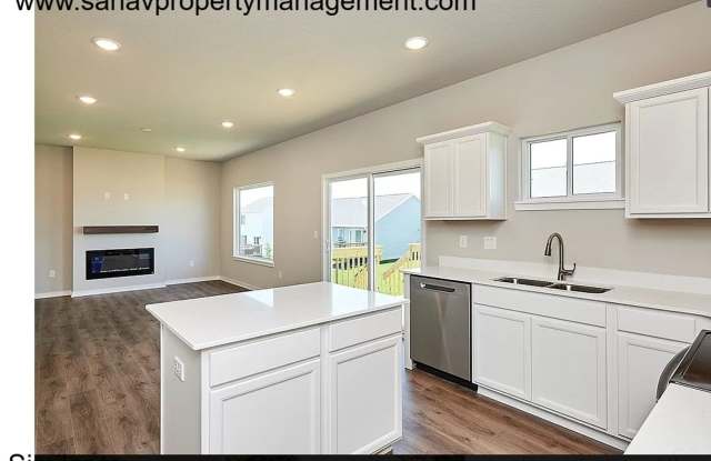 Beautiful Home with all appliances included!! Finished basement Gallery 3