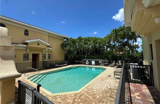 4910 SW 17th Place Gallery 2
