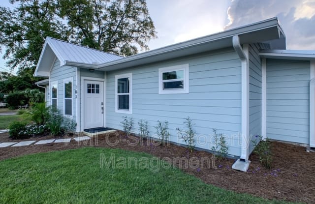 103 N D St photos photos