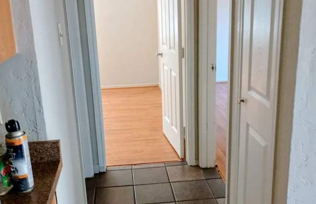 Room in 2 Bedroom Home in San Antonio Gallery 4