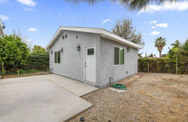 15452 Romar Street photos photos