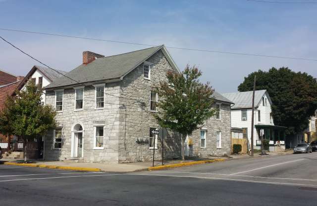 102 N Bedford St, Carlisle, PA 17013 photos photos