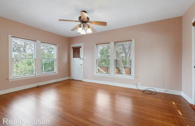 1407 West 9th Street Unit B Gallery 4