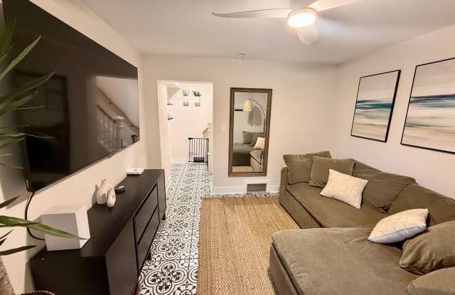 100 N Monroe Gallery 2