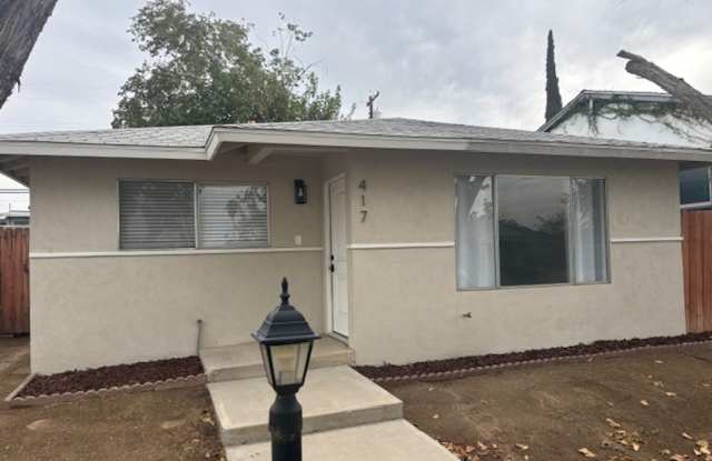 Renovated 3 Bedroom Taft Home with New Appliances, Central A/C & Washer/Dryer Gallery 1