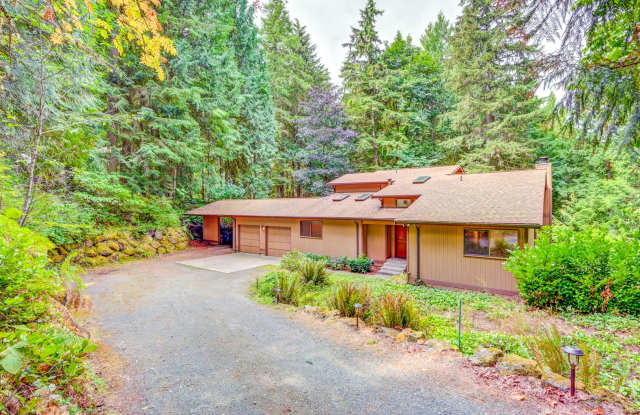 Great Home Tucked Away in Mirrormont on Tiger Mountain photos photos