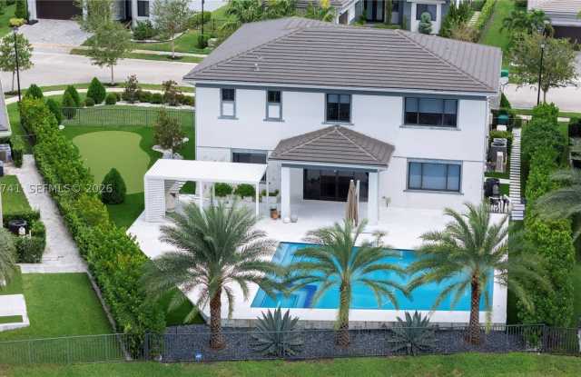 10910 Moore Dr Gallery 1