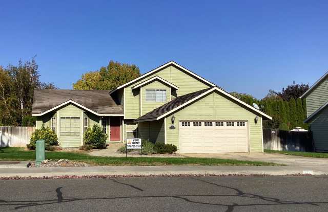 Split-Level Home with Fireplace and Patio with Pergola! - 2738 Willowbrook Avenue, Richland, WA 99352 Split-Level Home with Fireplace and Patio with Pergola! - 2738 Willowbrook Avenue, Richland, WA 99352