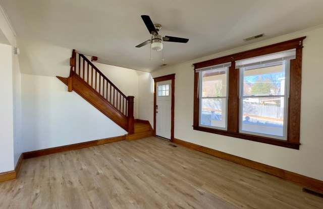 Fantastic 3-Bedroom Overlea Home with Open-Floor Plan! Gallery 3