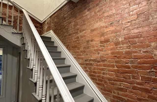 618 Woodlawn Ave photos photos