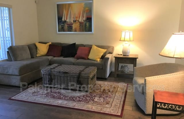 291 Durian St - 291 Durian St, Vista, CA 92083