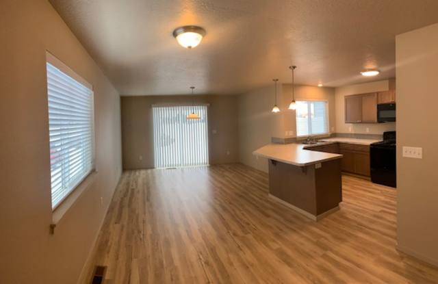 $1995 / 3br - 1392ft2 - 1/2 month free special, Brand New 3 bedroom 2.5 Bath town homes (Spokane Valley) Gallery 2