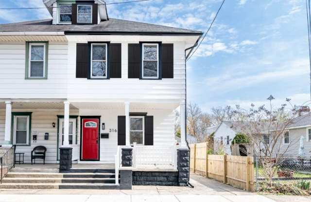 316 W 4th St photos photos