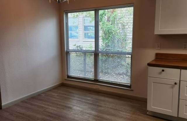 11920 Oberlin Drive Gallery 4