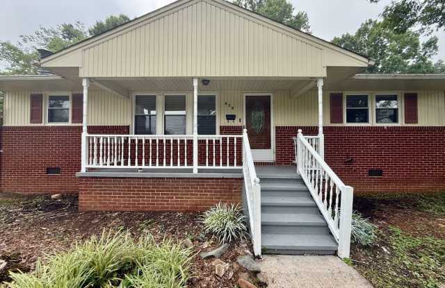 Three bedroom, 1 bath house in Burlington photos photos