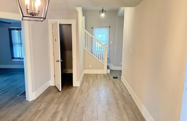 Attractive 3 BR 2 full baths house in LeRoy Gallery 1