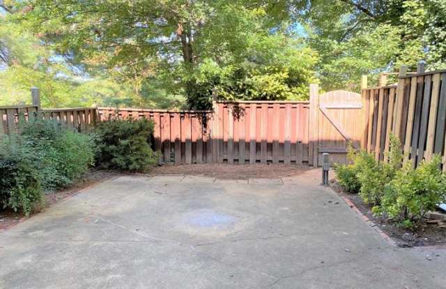 5054 Head Court Gallery 4