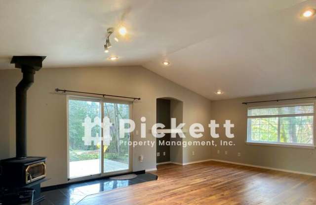 11617 Northwest Holly Road Gallery 4