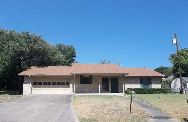 606 E 27th Ave - 606 East 27th Avenue, Belton, TX 76513