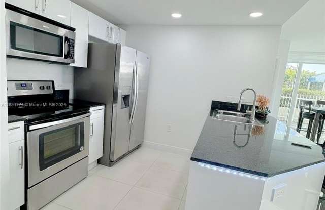 1871 NW S River Dr photos photos